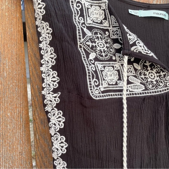 MAURICES Women’s Black White Boho Aztec Lacy Sleeveless Shirt Size XS - Picture 7 of 8